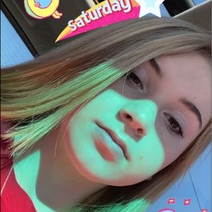 Meet your Posher, Briana